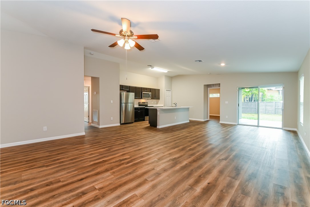 719 SW 13th TER
