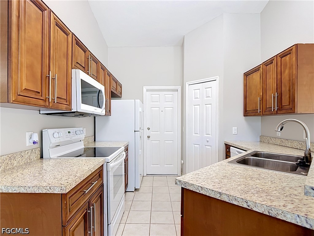 528 SE 27th ST