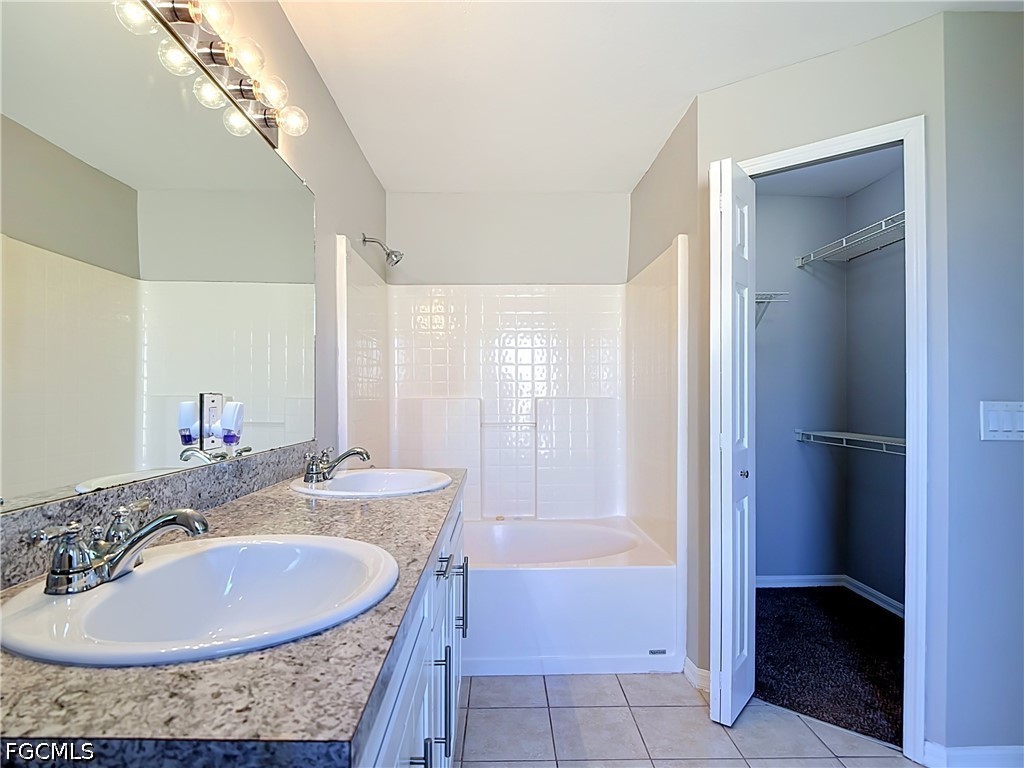 528 SE 27th ST