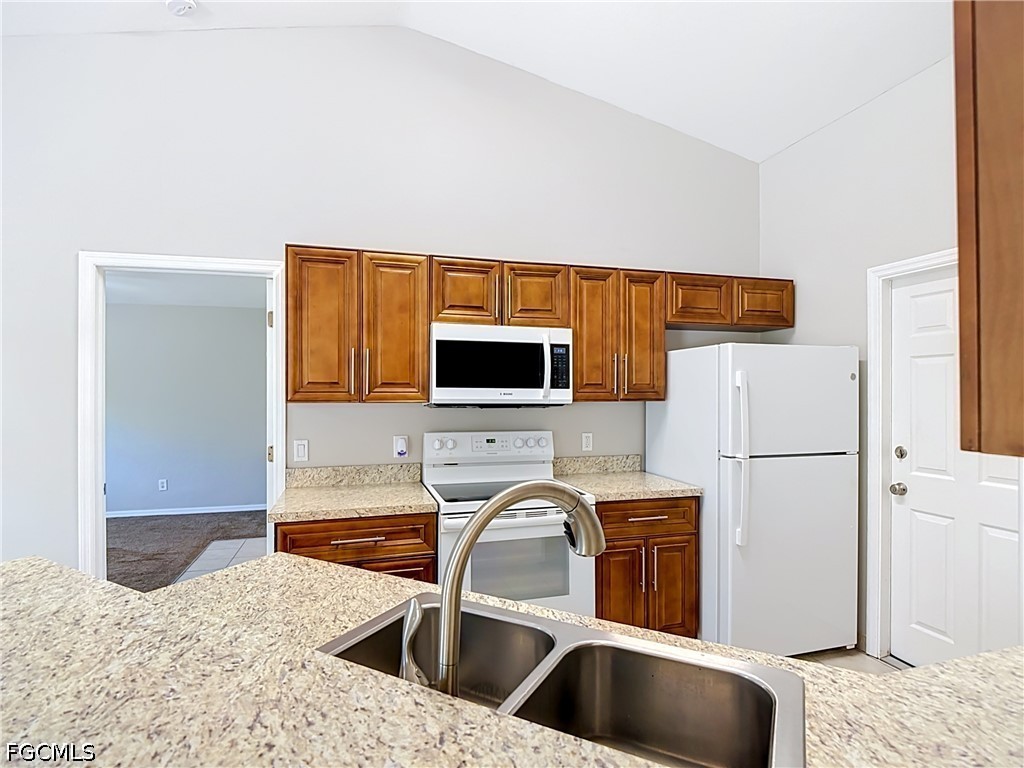 528 SE 27th ST