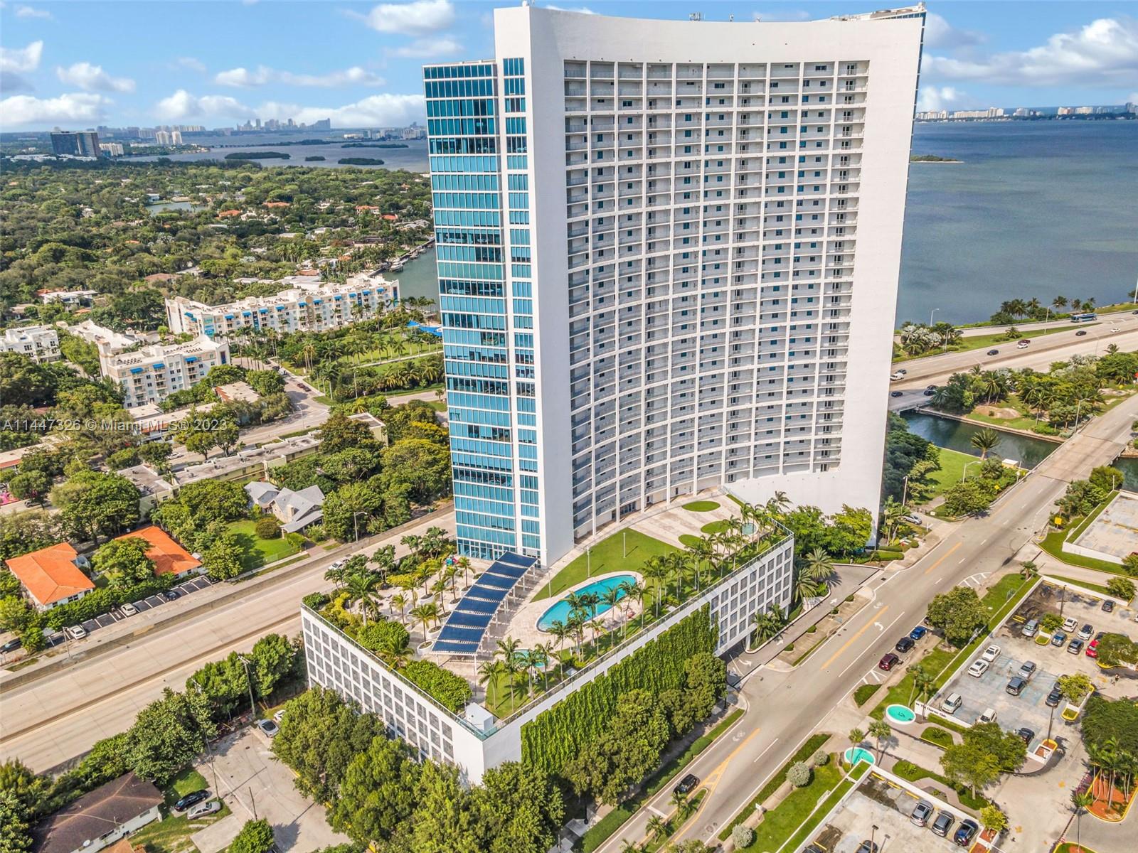 601 NE 36th St # 2411