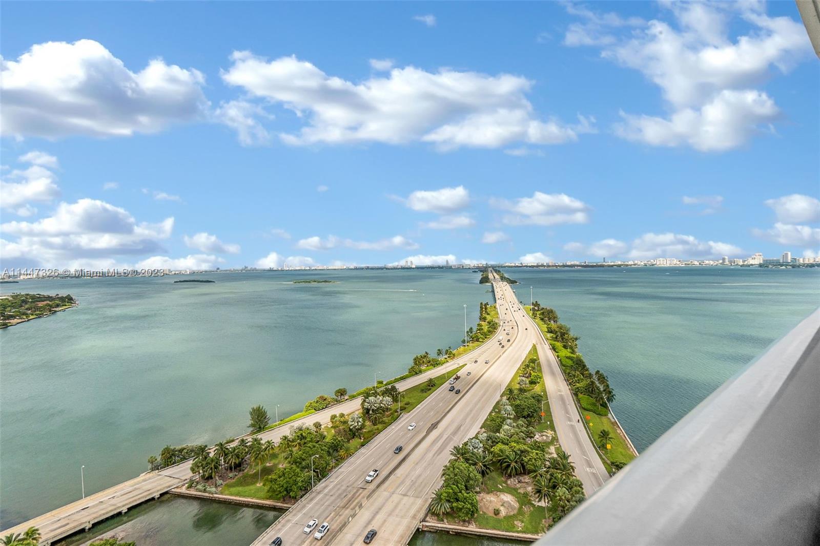 601 NE 36th St # 2411