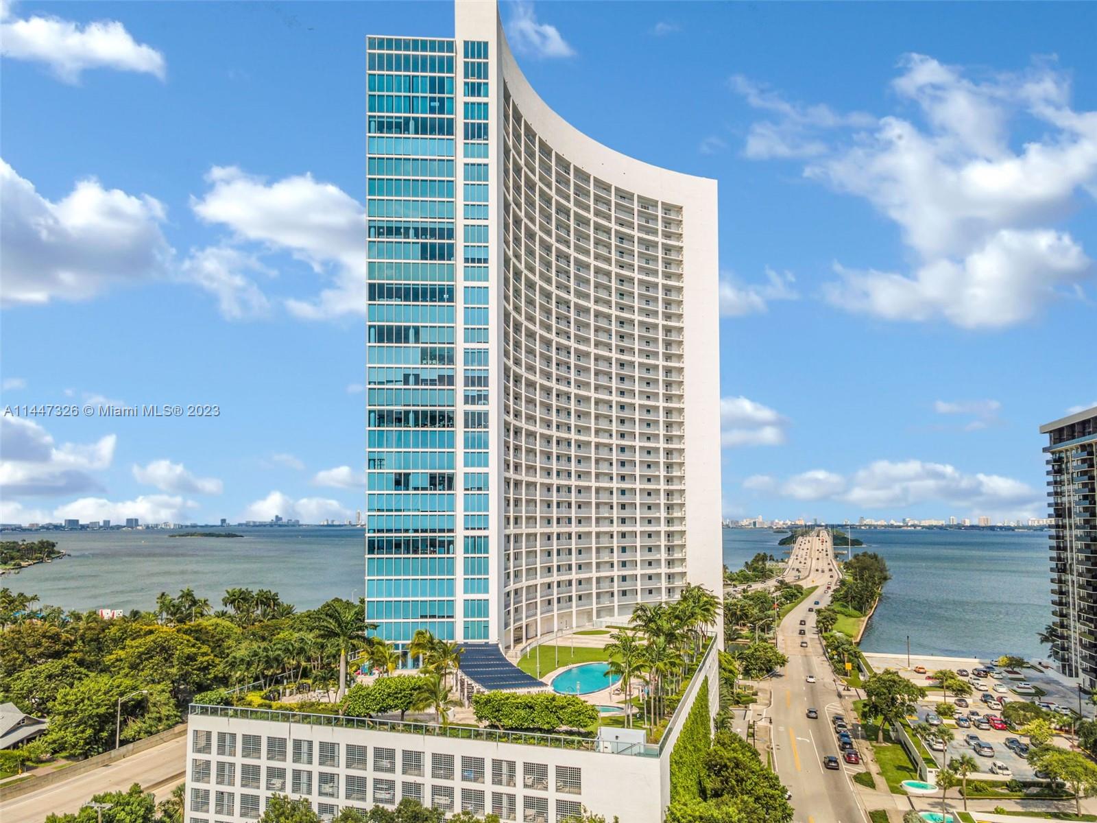 601 NE 36th St # 2411