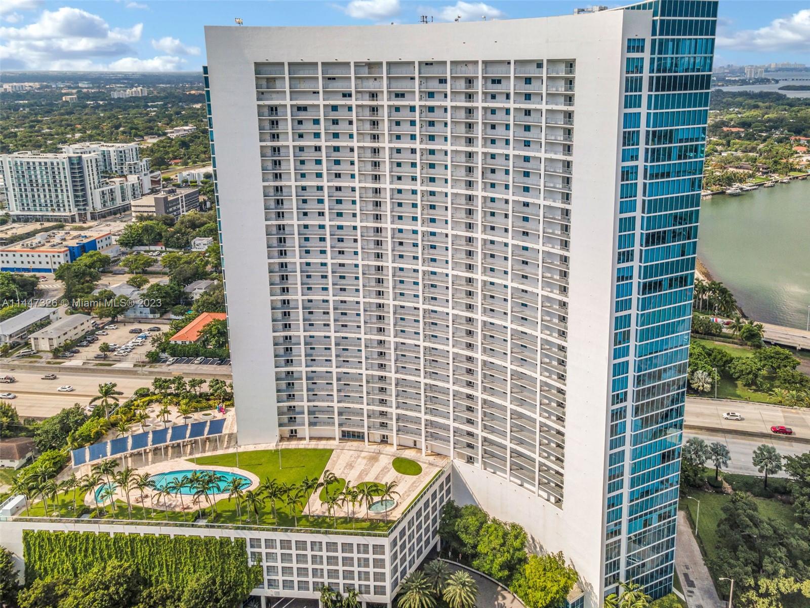 601 NE 36th St # 2411