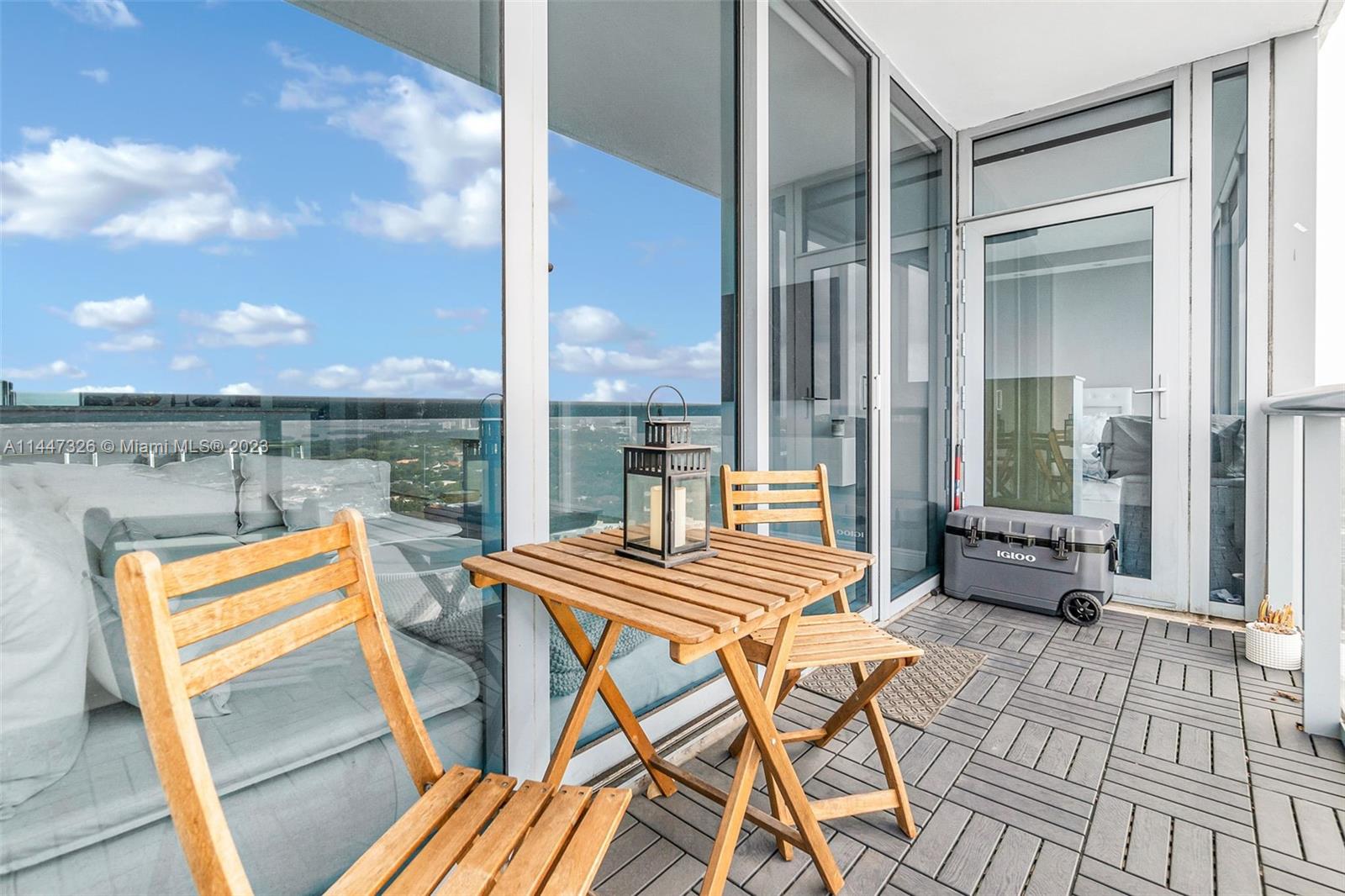 601 NE 36th St # 2411