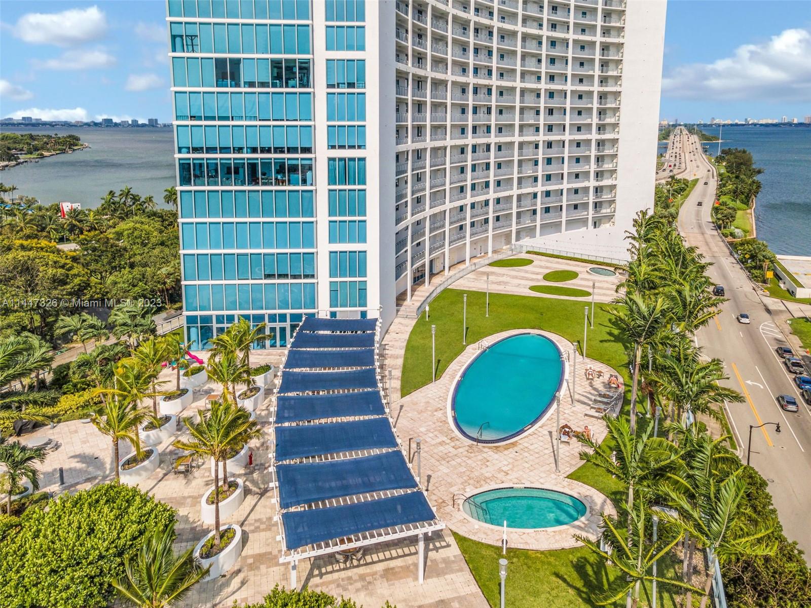 601 NE 36th St # 2411