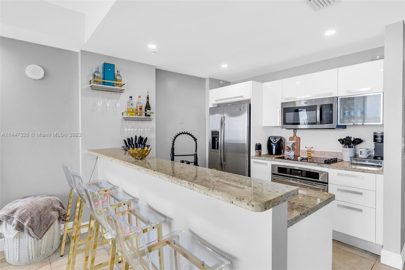 601 NE 36th St # 2411