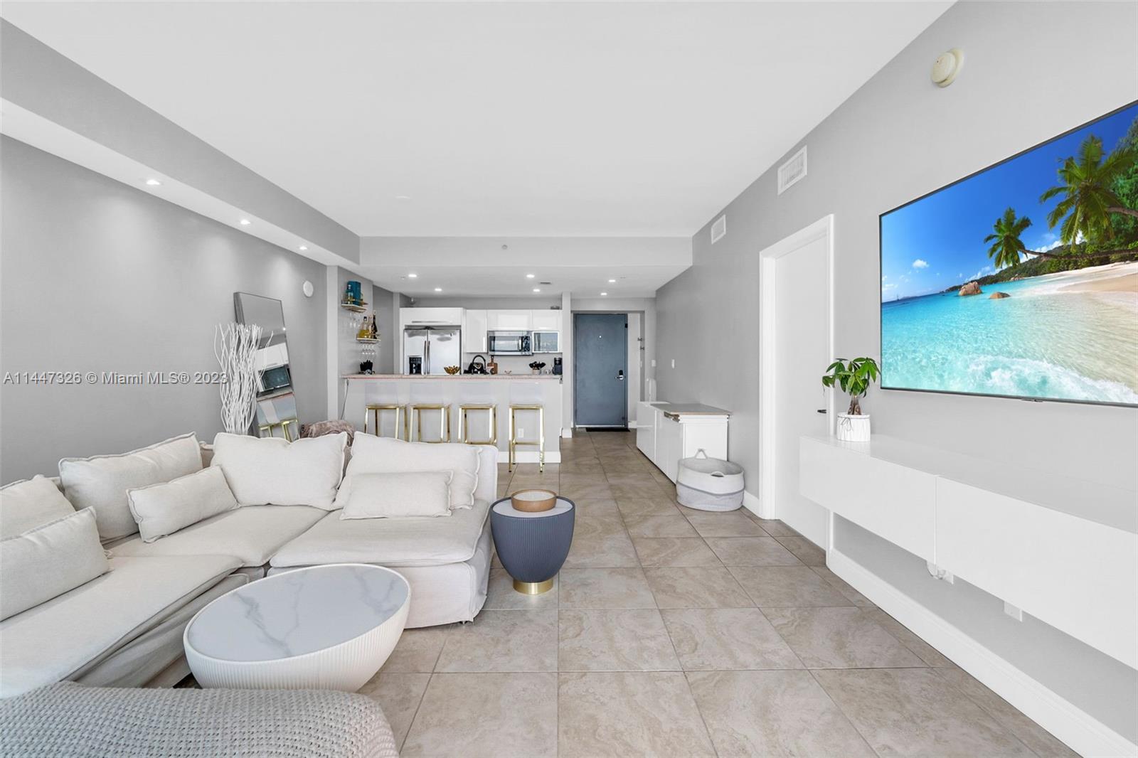 601 NE 36th St # 2411