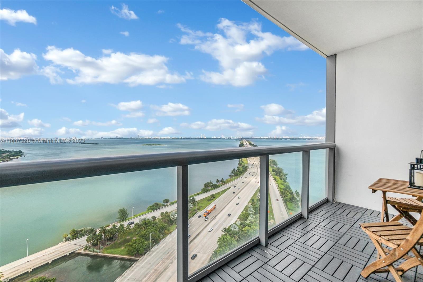 601 NE 36th St # 2411