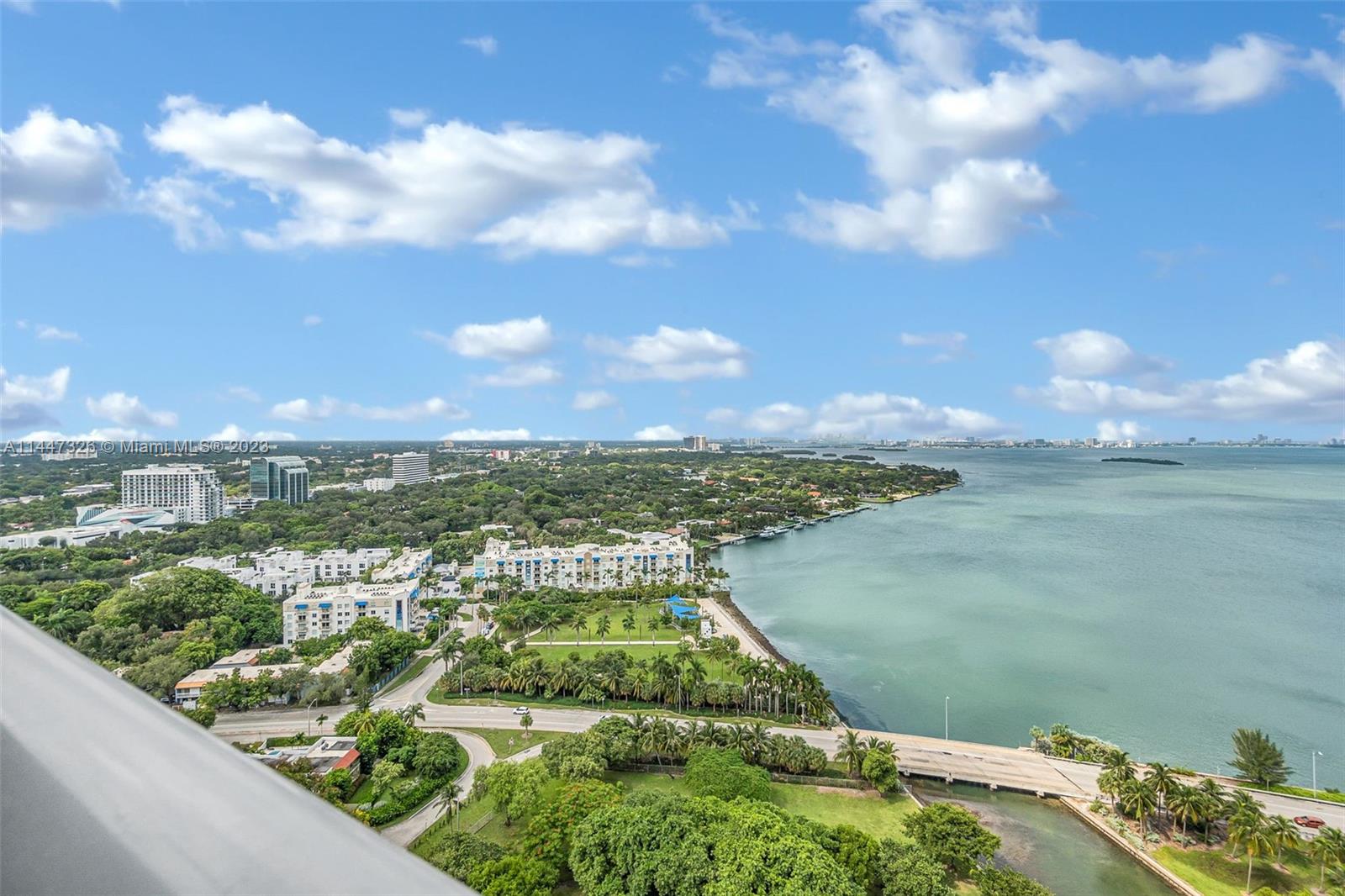 601 NE 36th St # 2411