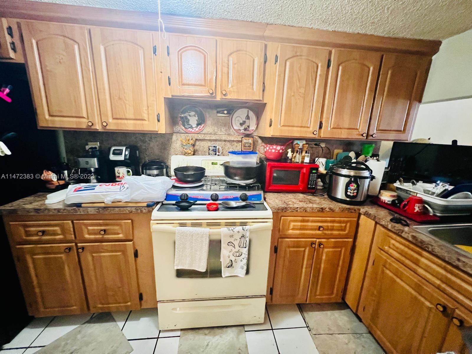 9917 W Okeechobee Rd # 207 Unit: 3-207