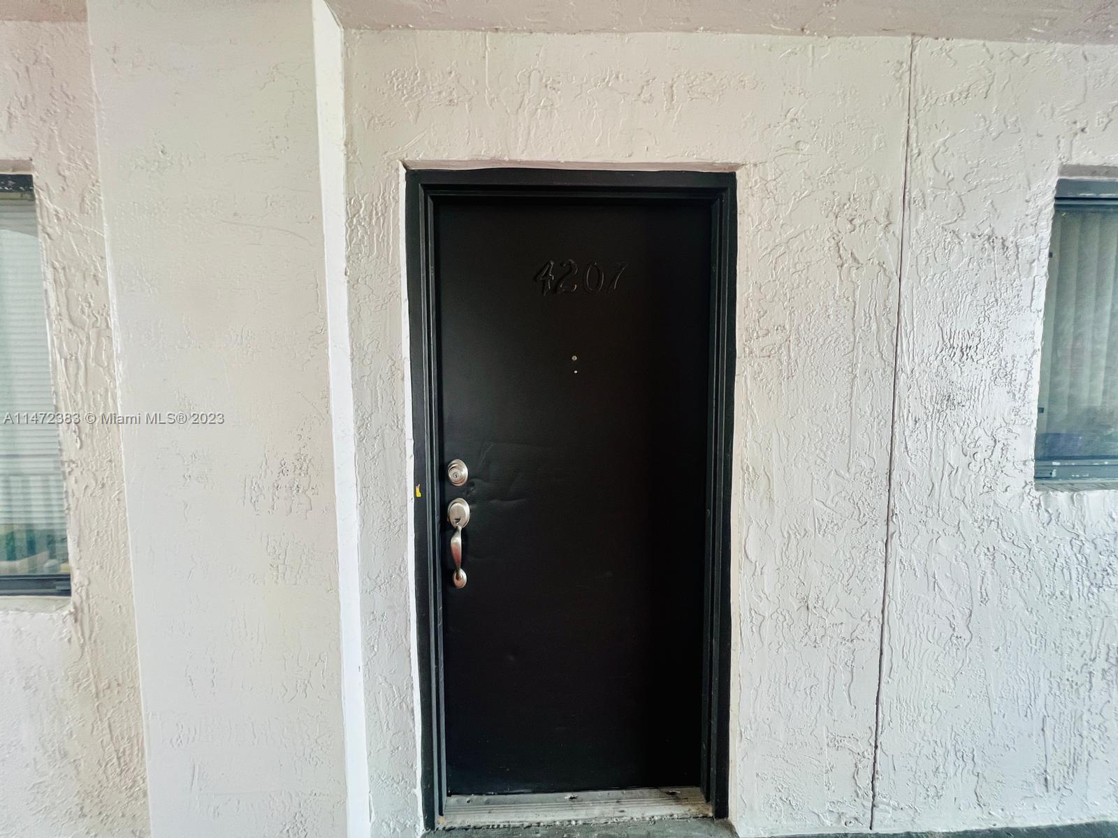 9917 W Okeechobee Rd # 207 Unit: 3-207