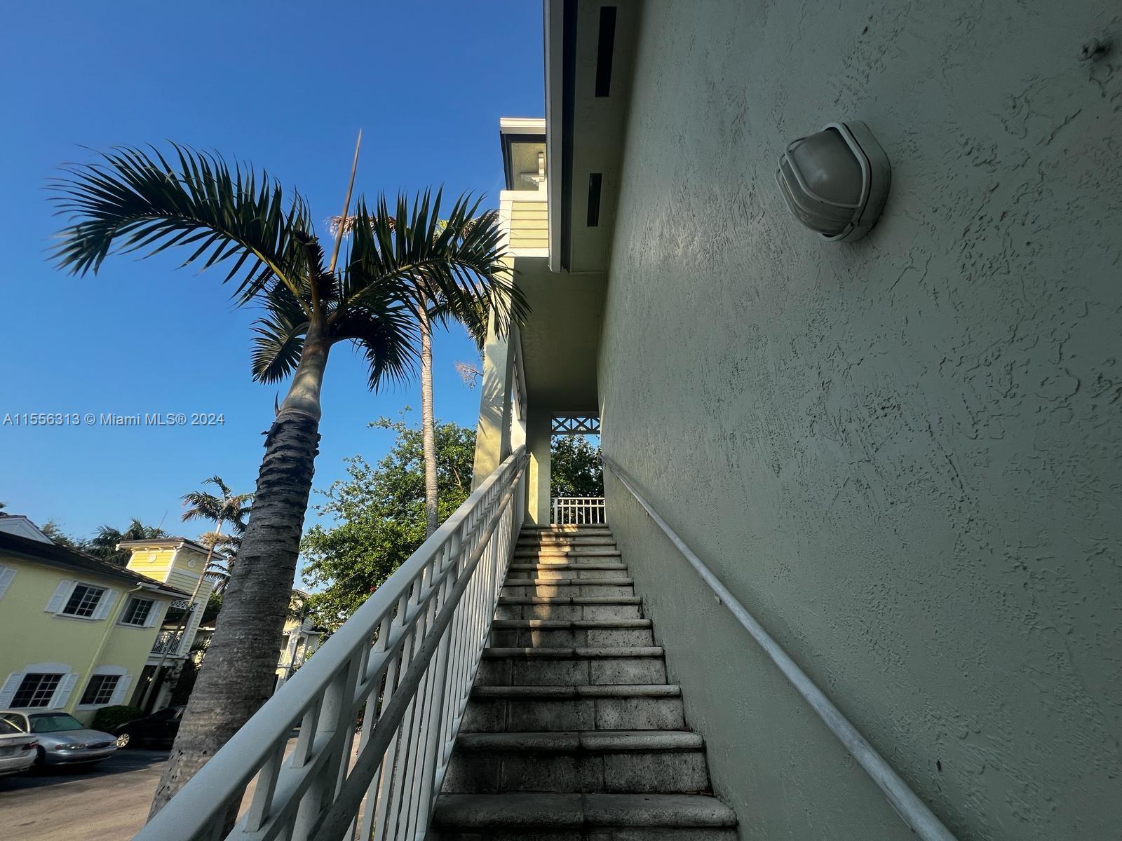 375 NE 26th Ave # 204