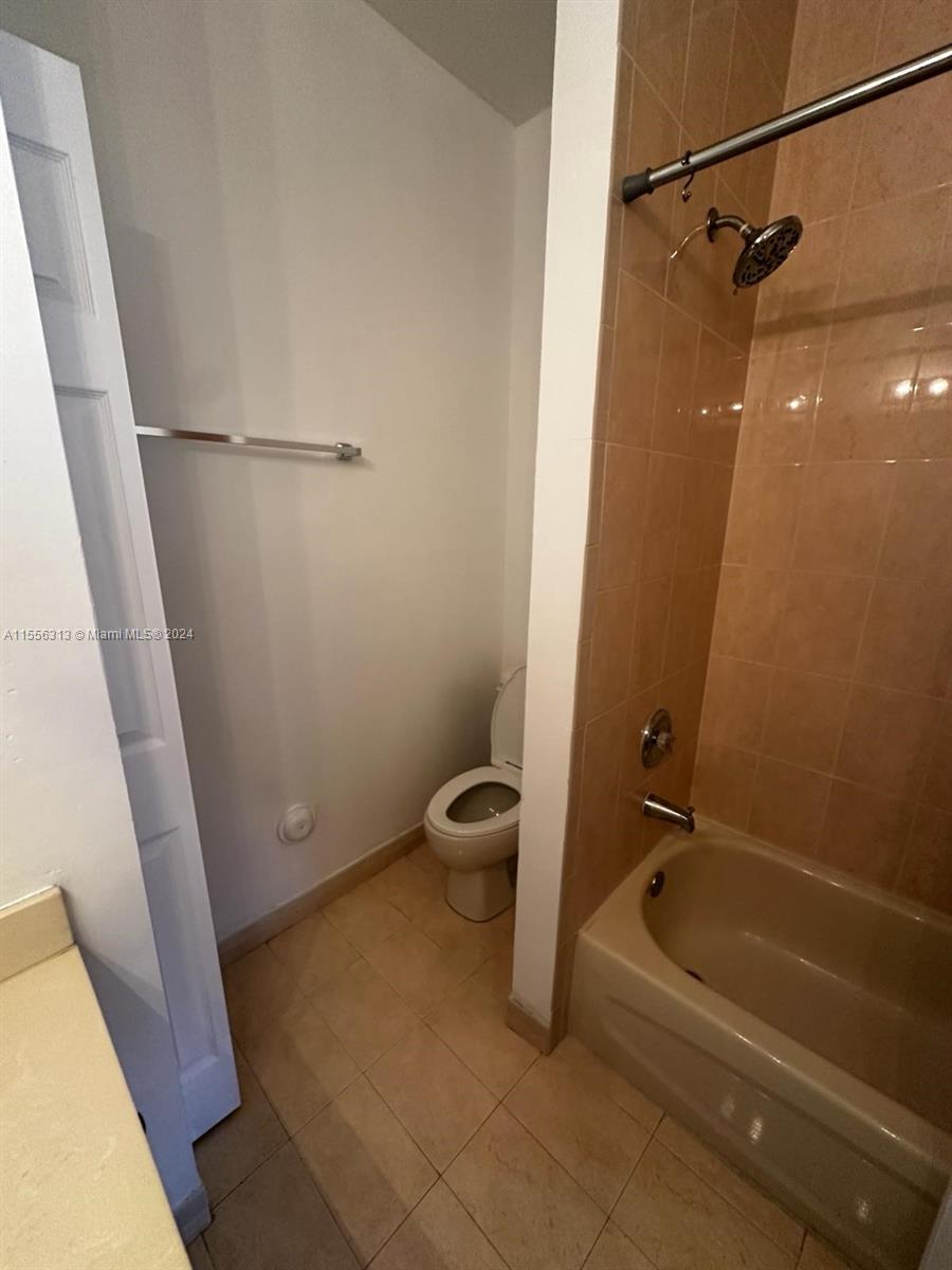 375 NE 26th Ave # 204