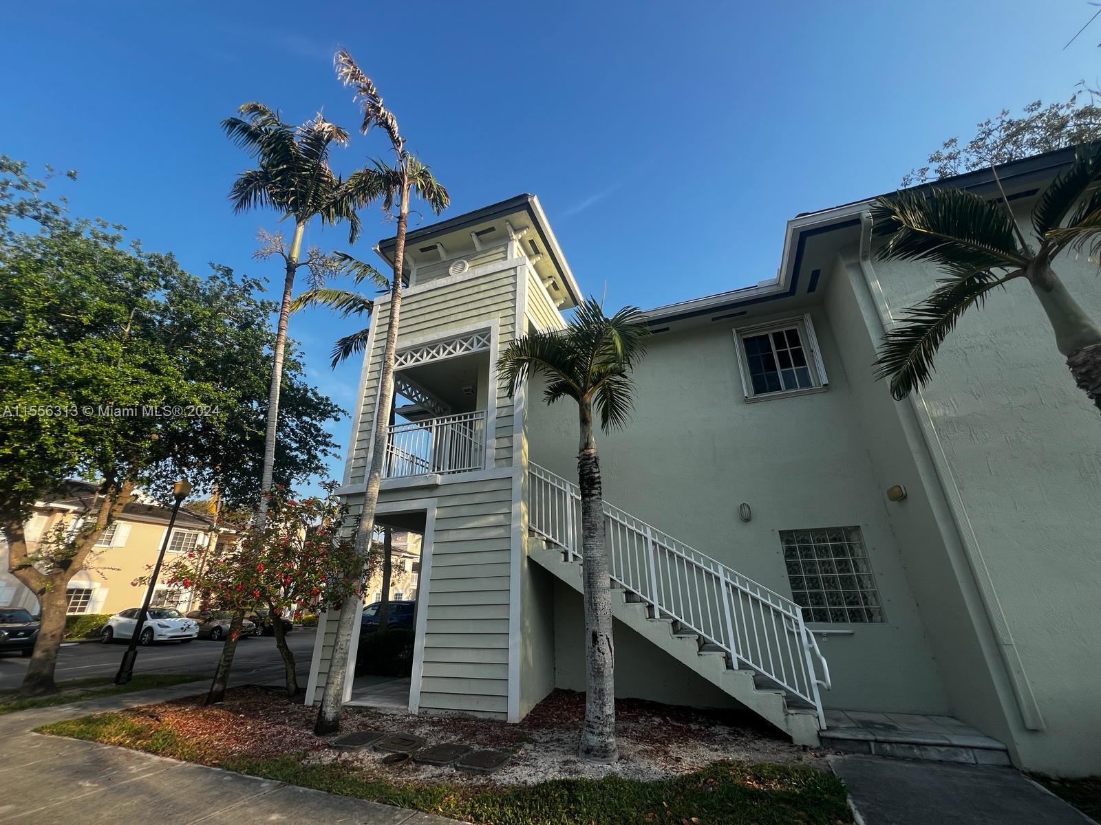 375 NE 26th Ave # 204