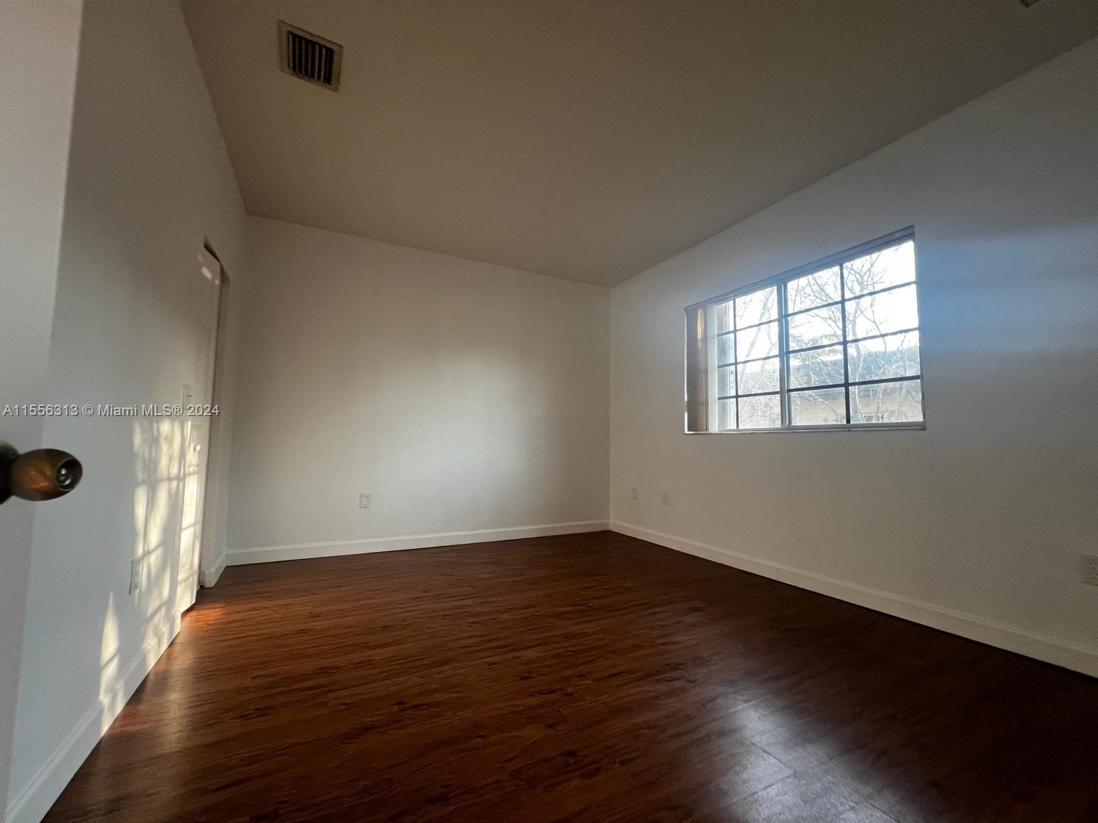 375 NE 26th Ave # 204