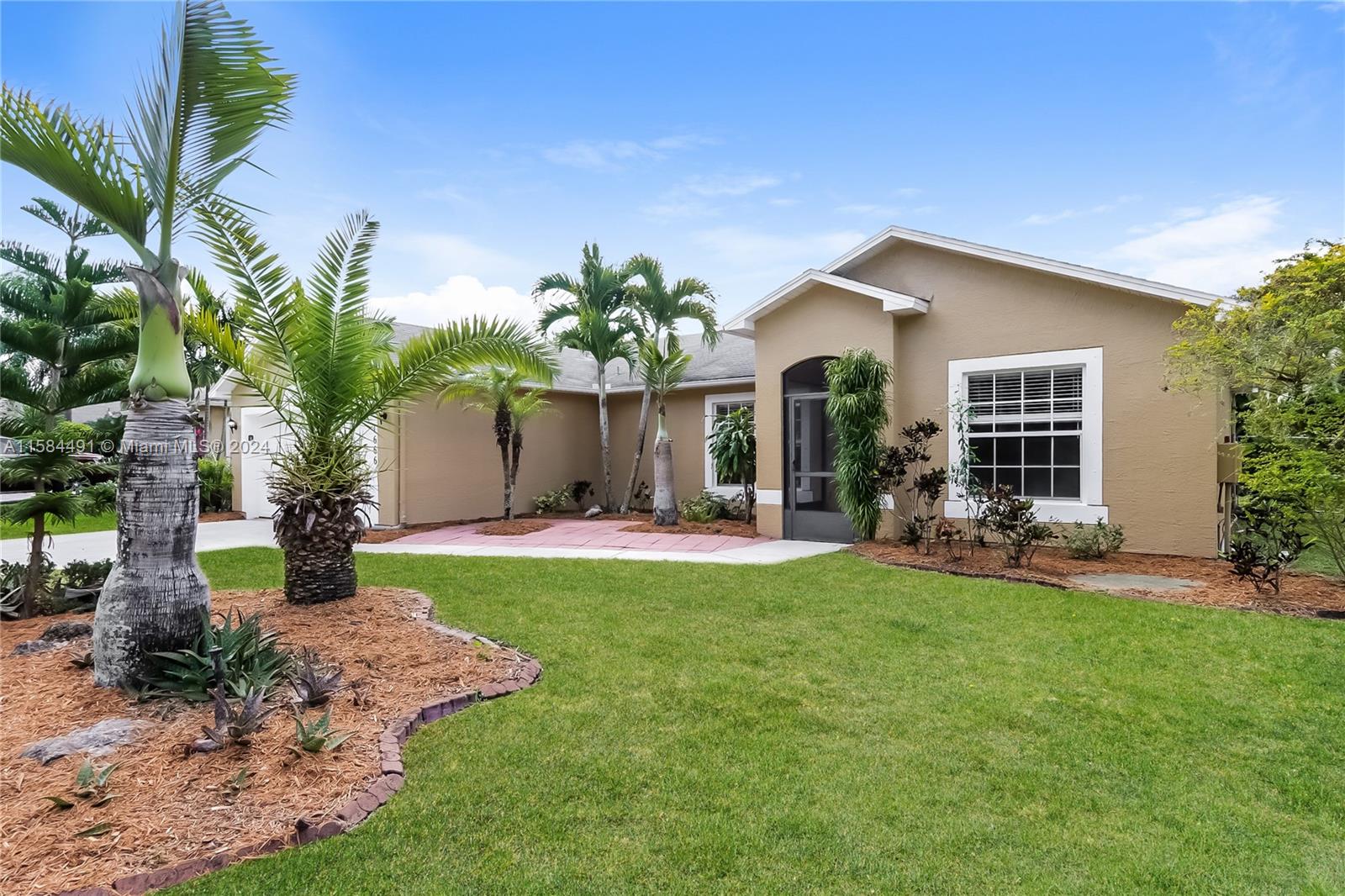 1666 SW Caisor Ave, Port St. Lucie