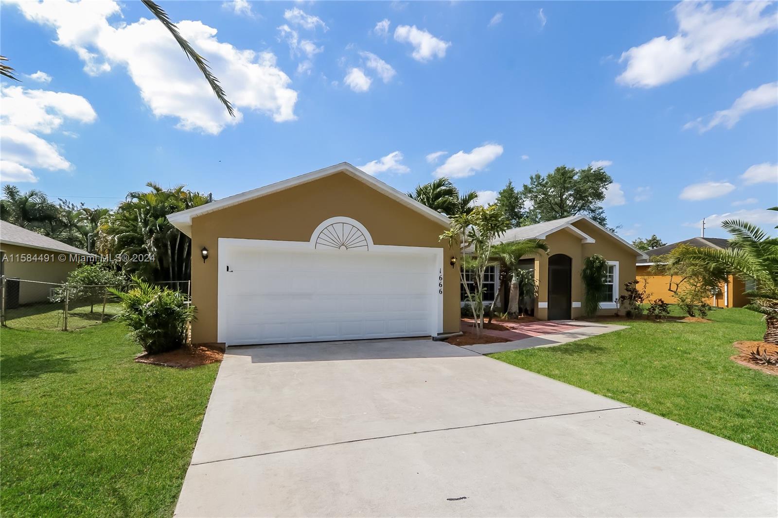 1666 SW Caisor Ave, Port St. Lucie