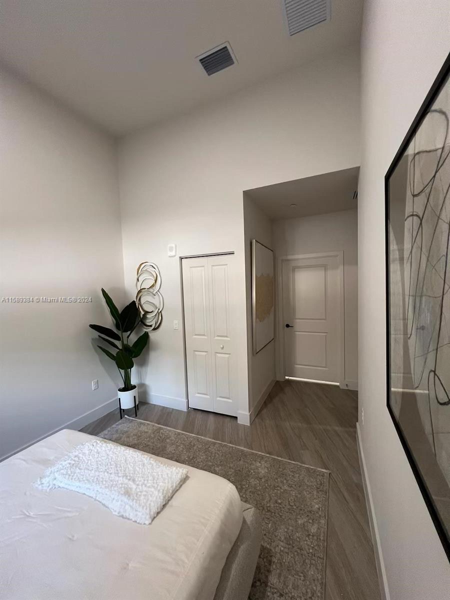 18412 Homestead Ave # 220