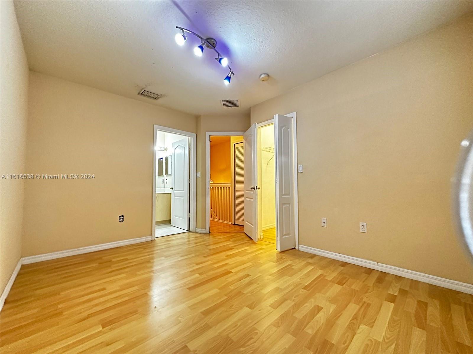 3105 SW 128th Ave # 113