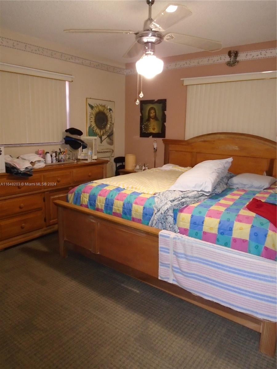 158 NW 18th Ct