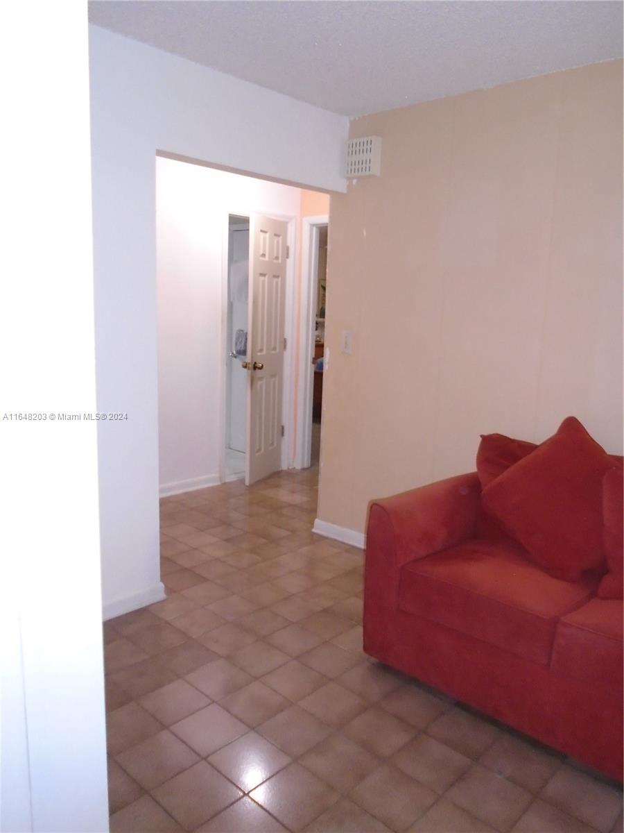 158 NW 18th Ct