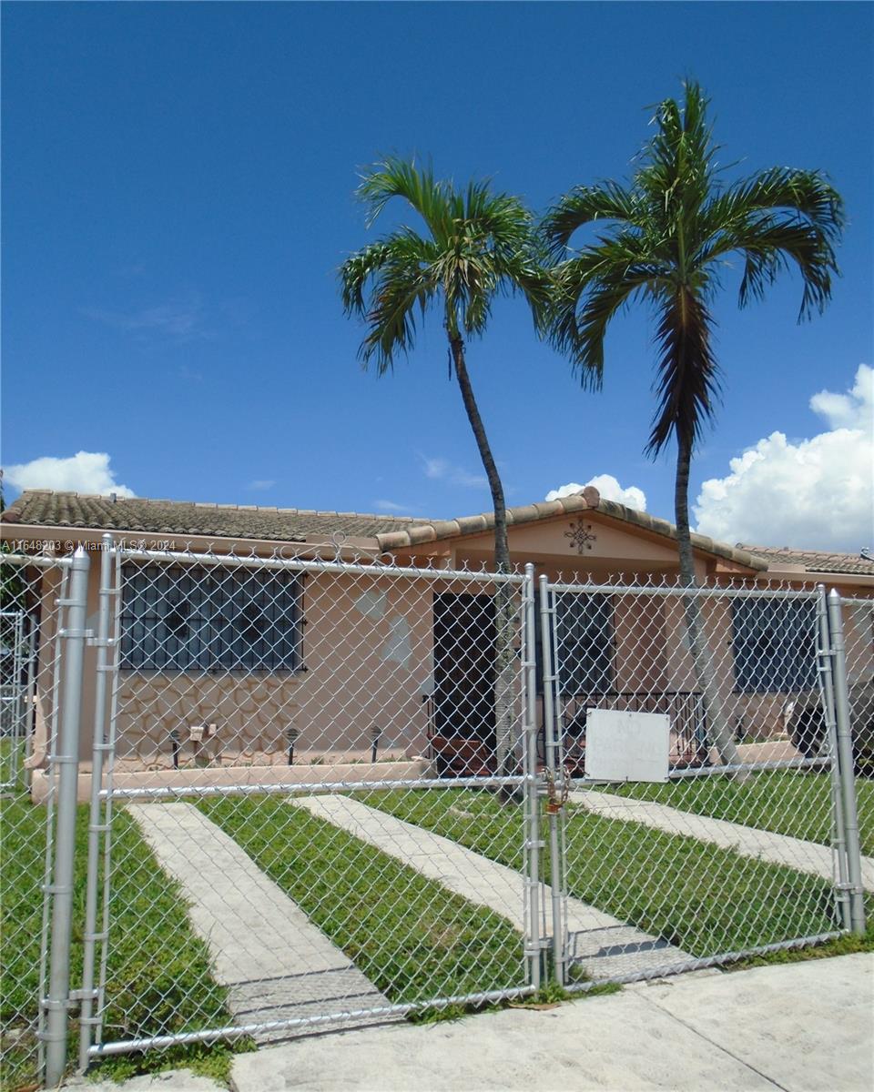 158 NW 18th Ct