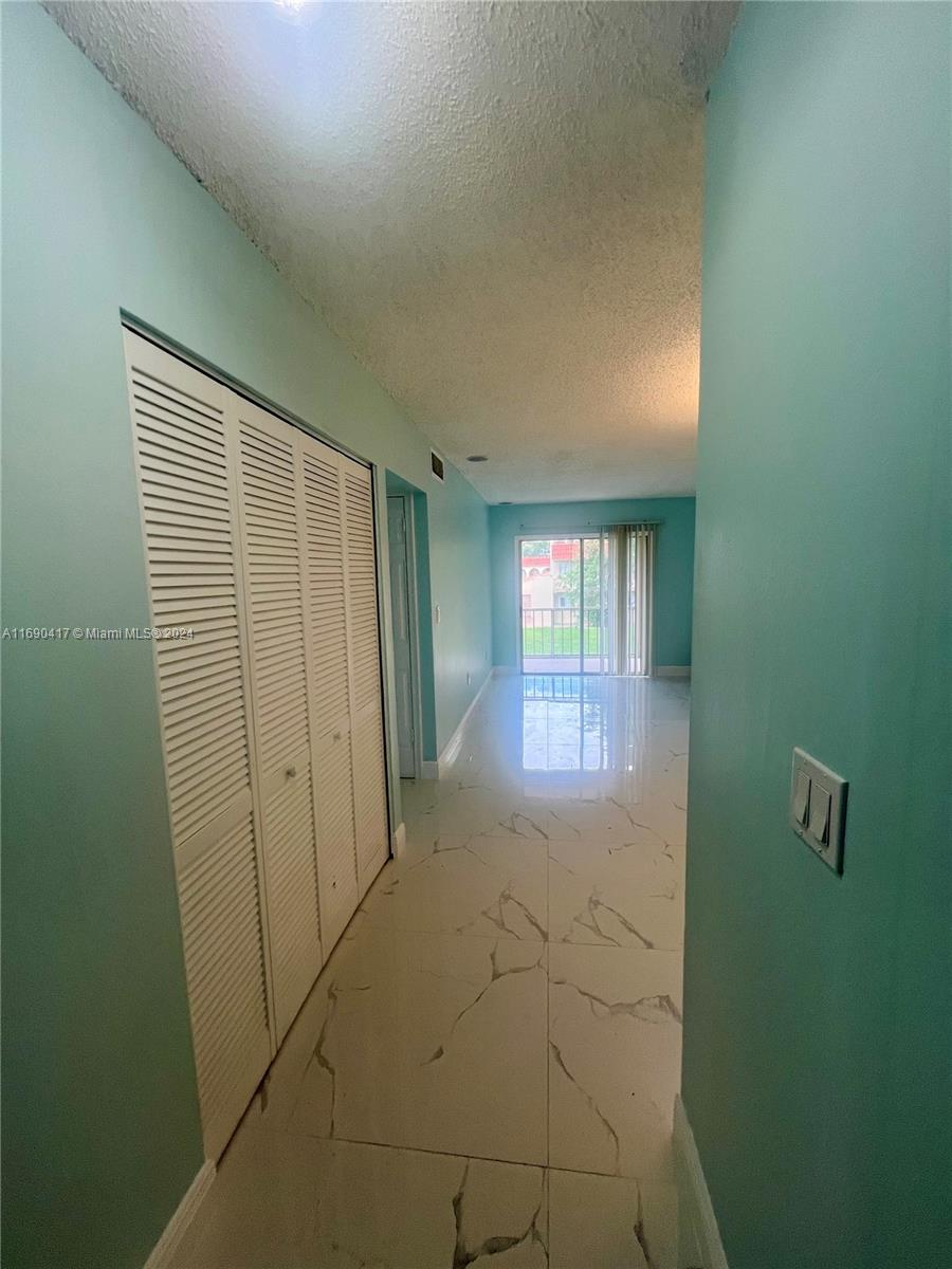 6100 Forest Hill Blvd # 205