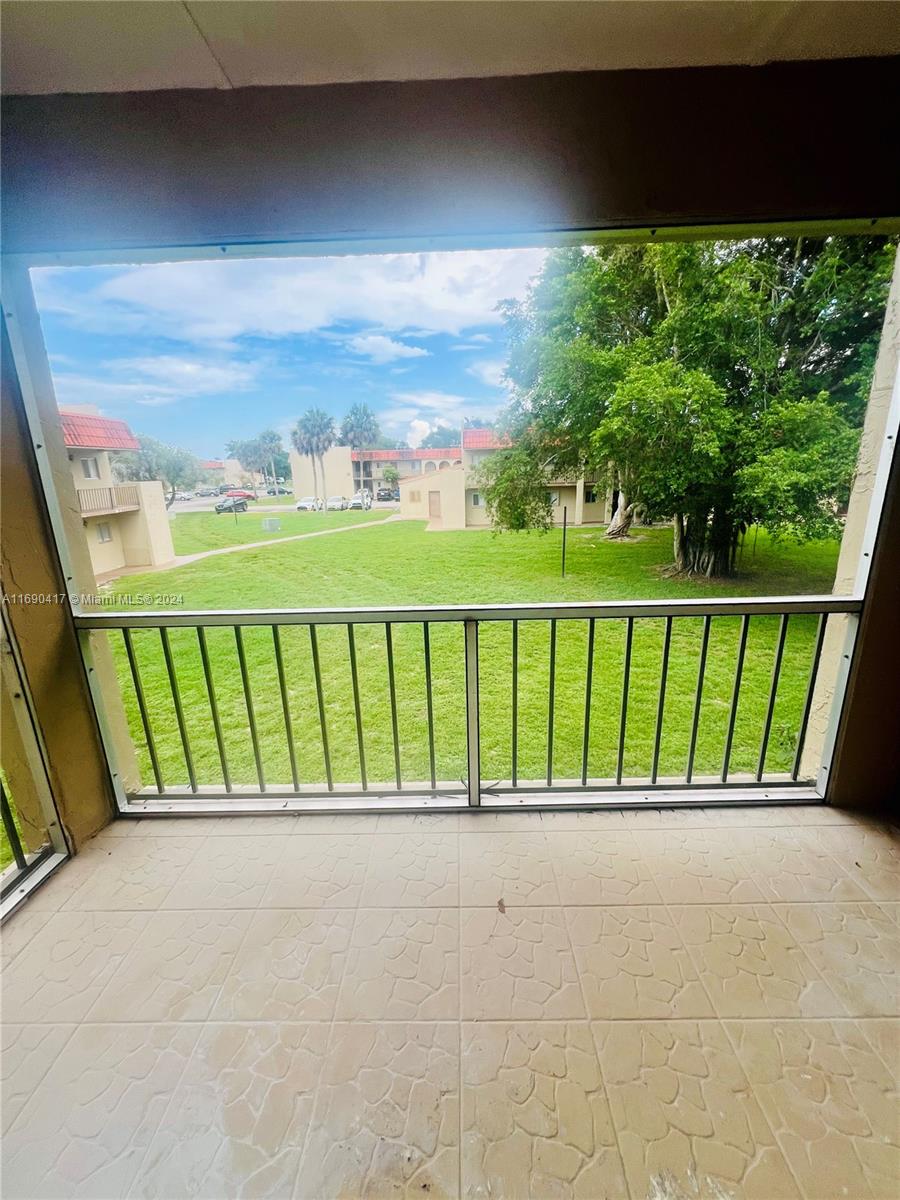 6100 Forest Hill Blvd # 205