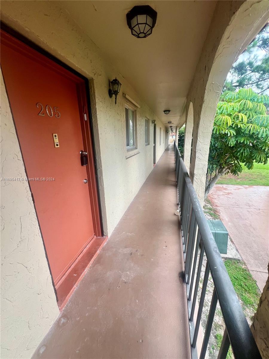 6100 Forest Hill Blvd # 205