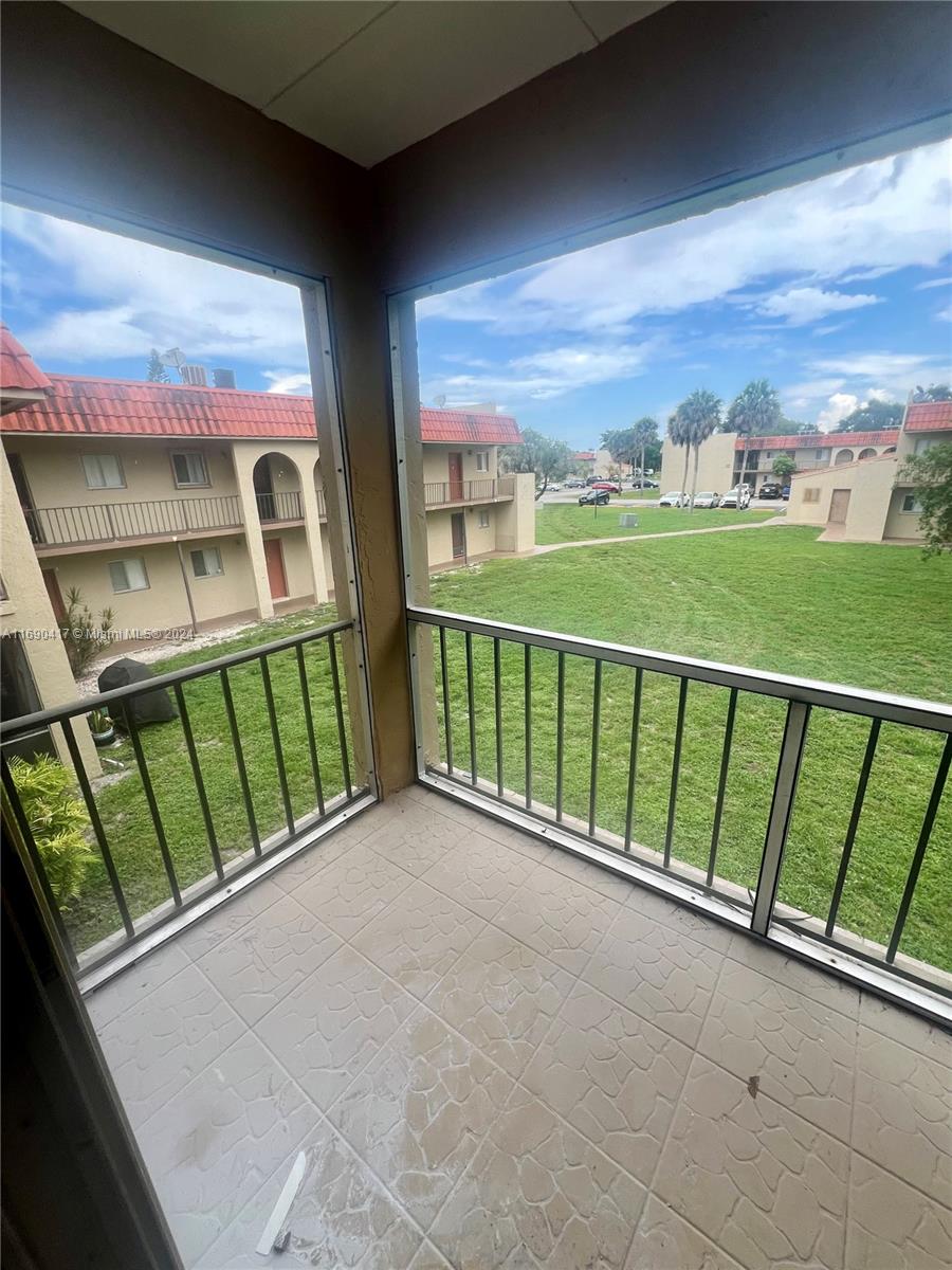 6100 Forest Hill Blvd # 205