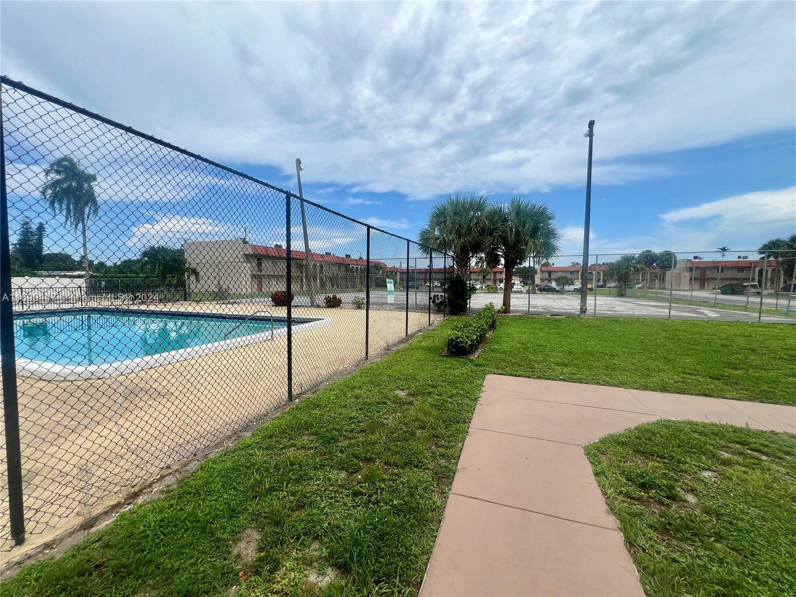 6100 Forest Hill Blvd # 205