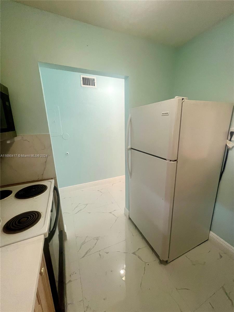 6100 Forest Hill Blvd # 205