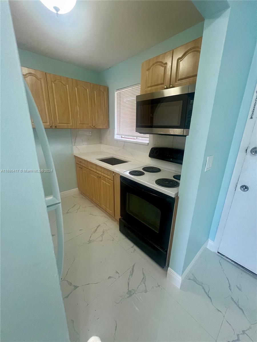 6100 Forest Hill Blvd # 205