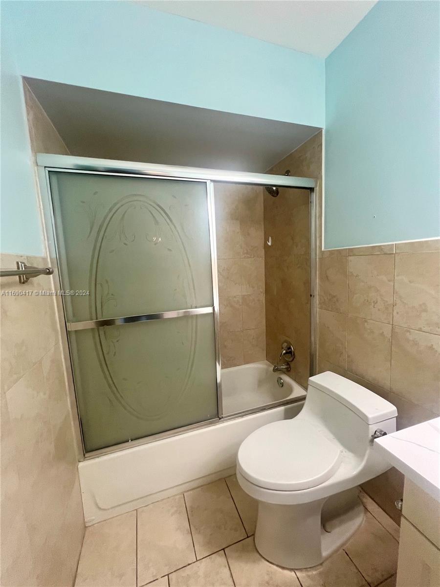 6100 Forest Hill Blvd # 205