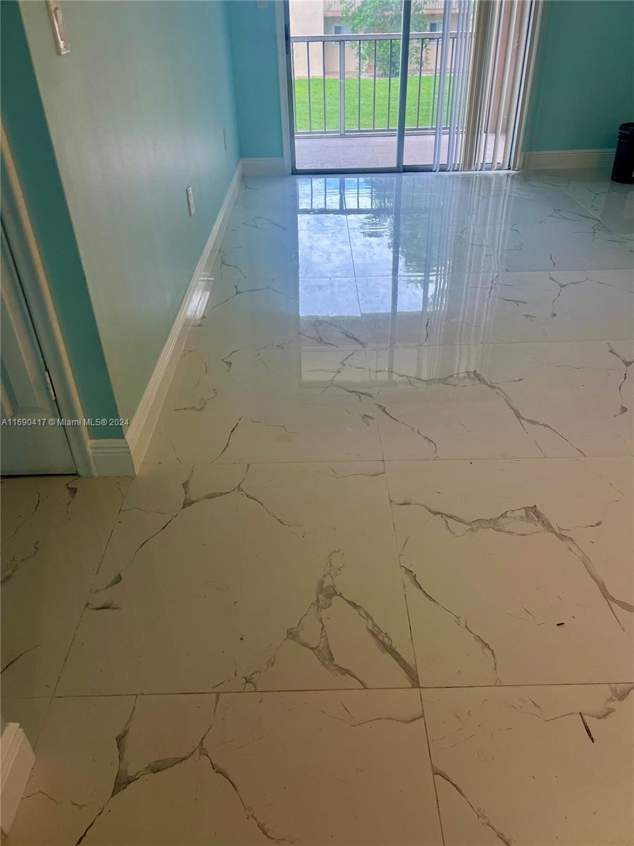 6100 Forest Hill Blvd # 205