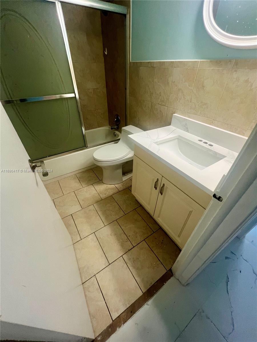 6100 Forest Hill Blvd # 205