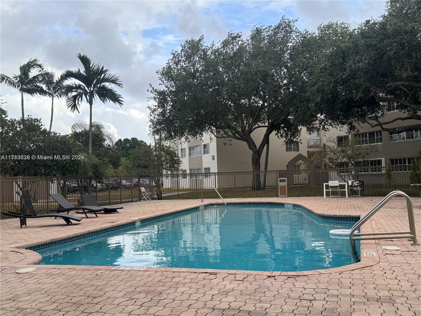 6115 NW 186th St # 307