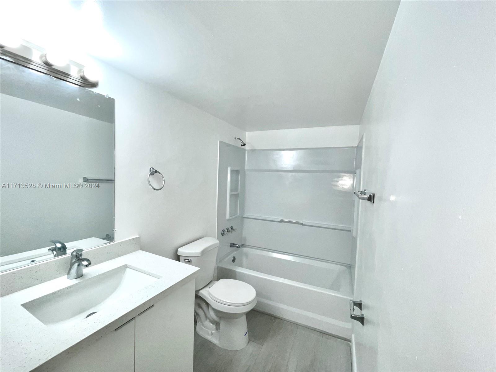 6115 NW 186th St # 307