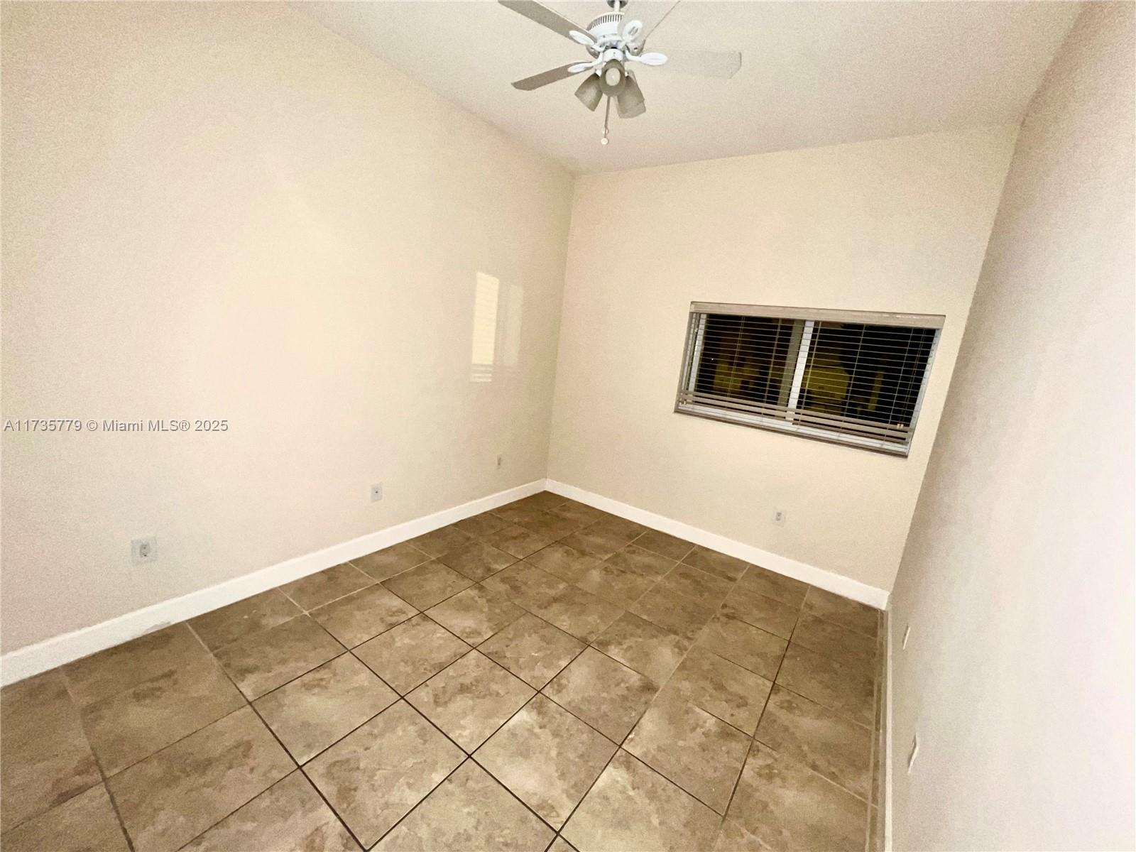 1253 SW 2nd St # 203