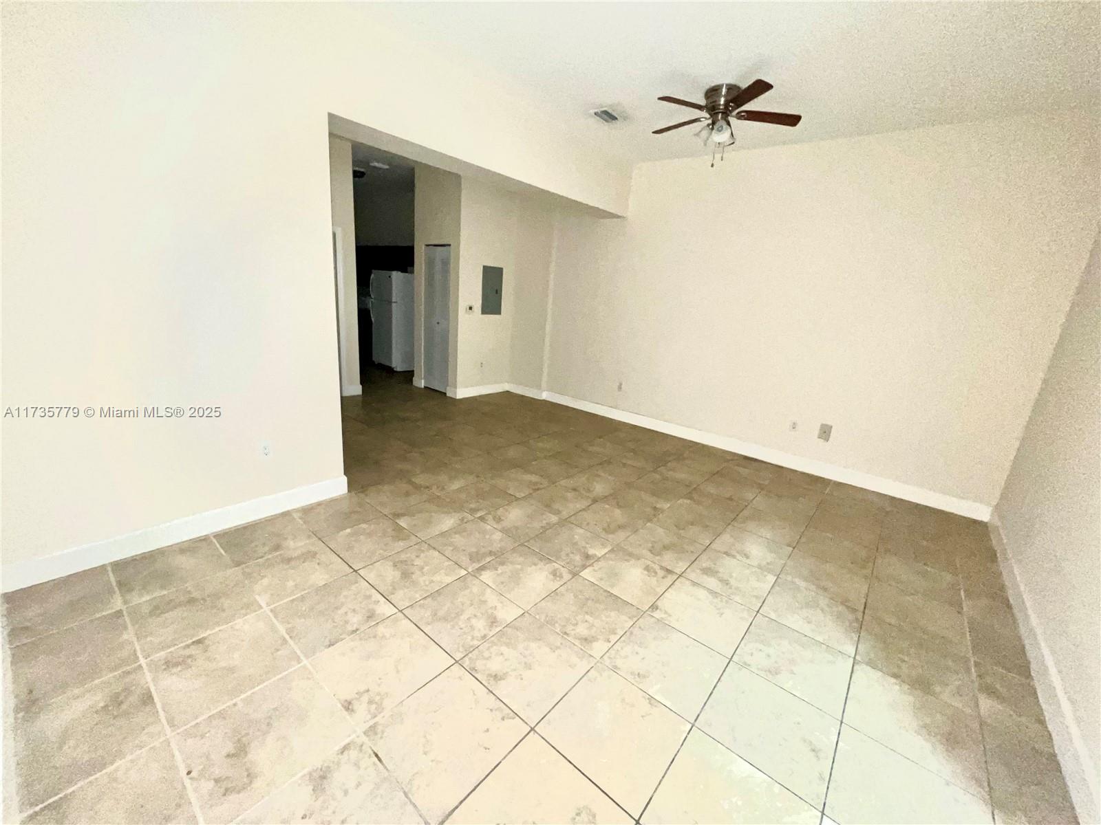 1253 SW 2nd St # 203