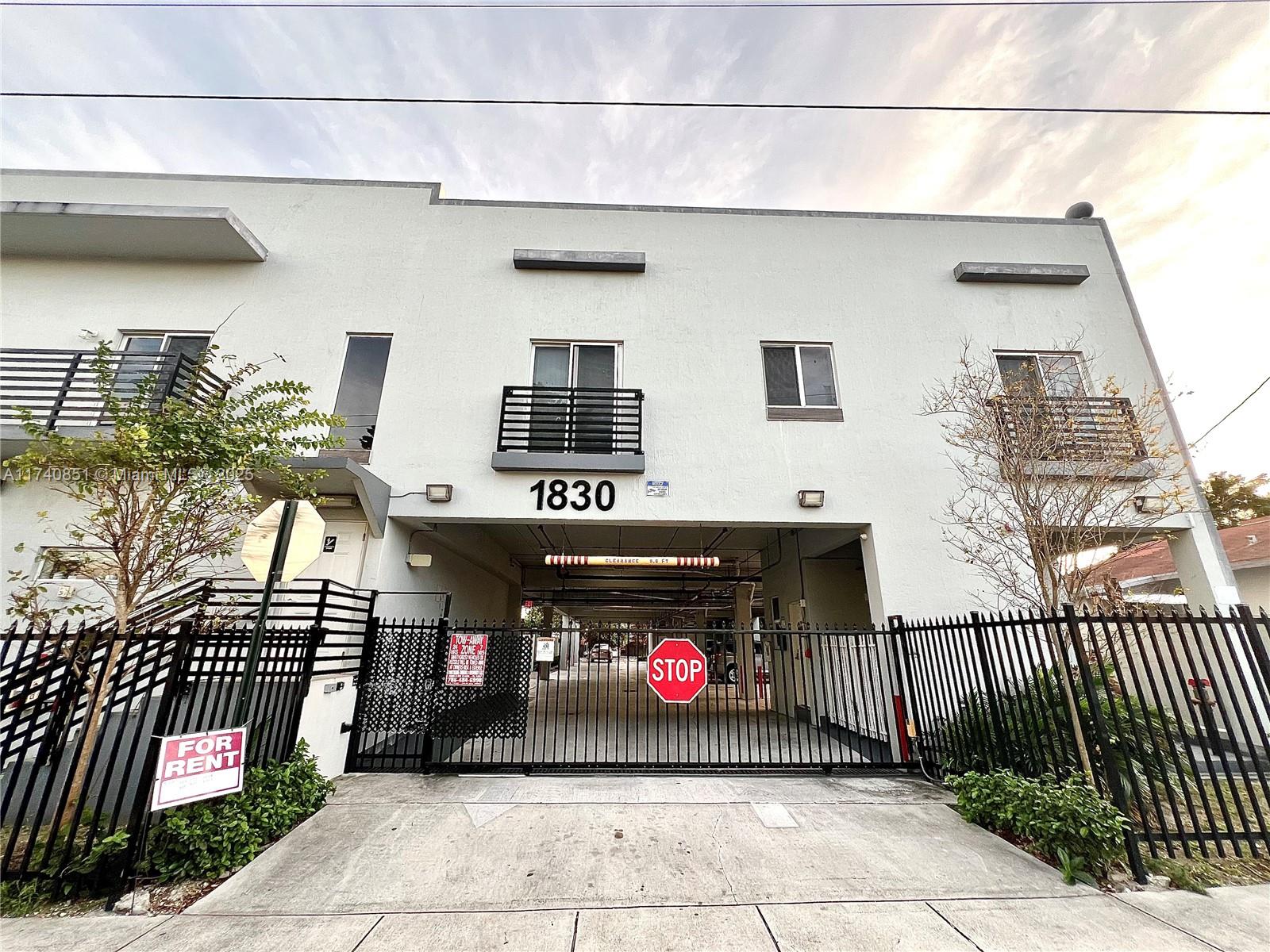 1830 NW 1st St # 10