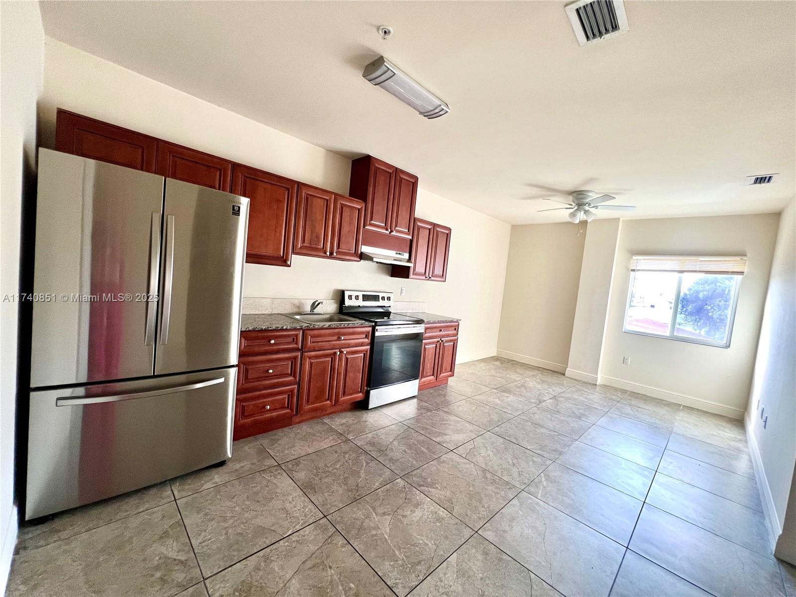 1830 NW 1st St # 10