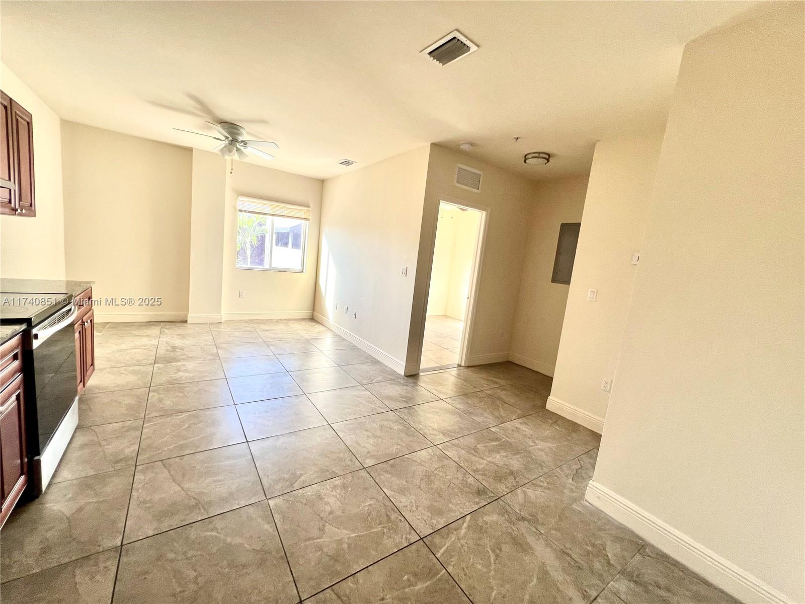 1830 NW 1st St # 10