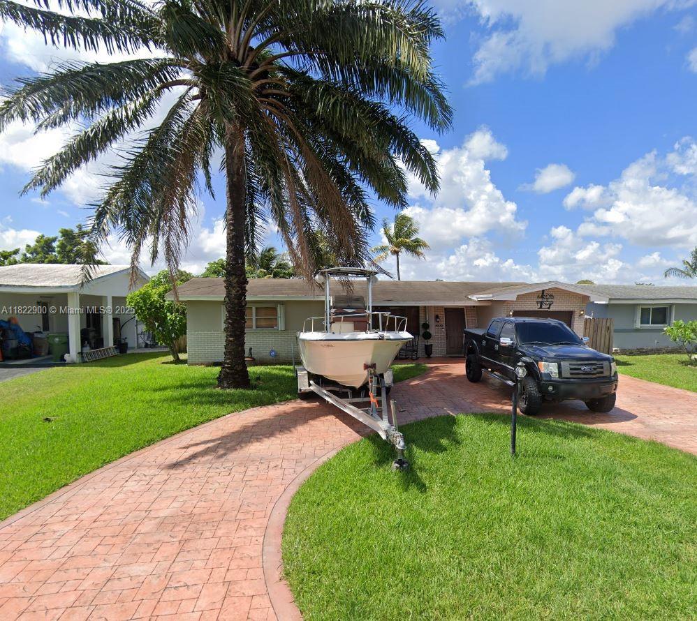8230 NW 15th St