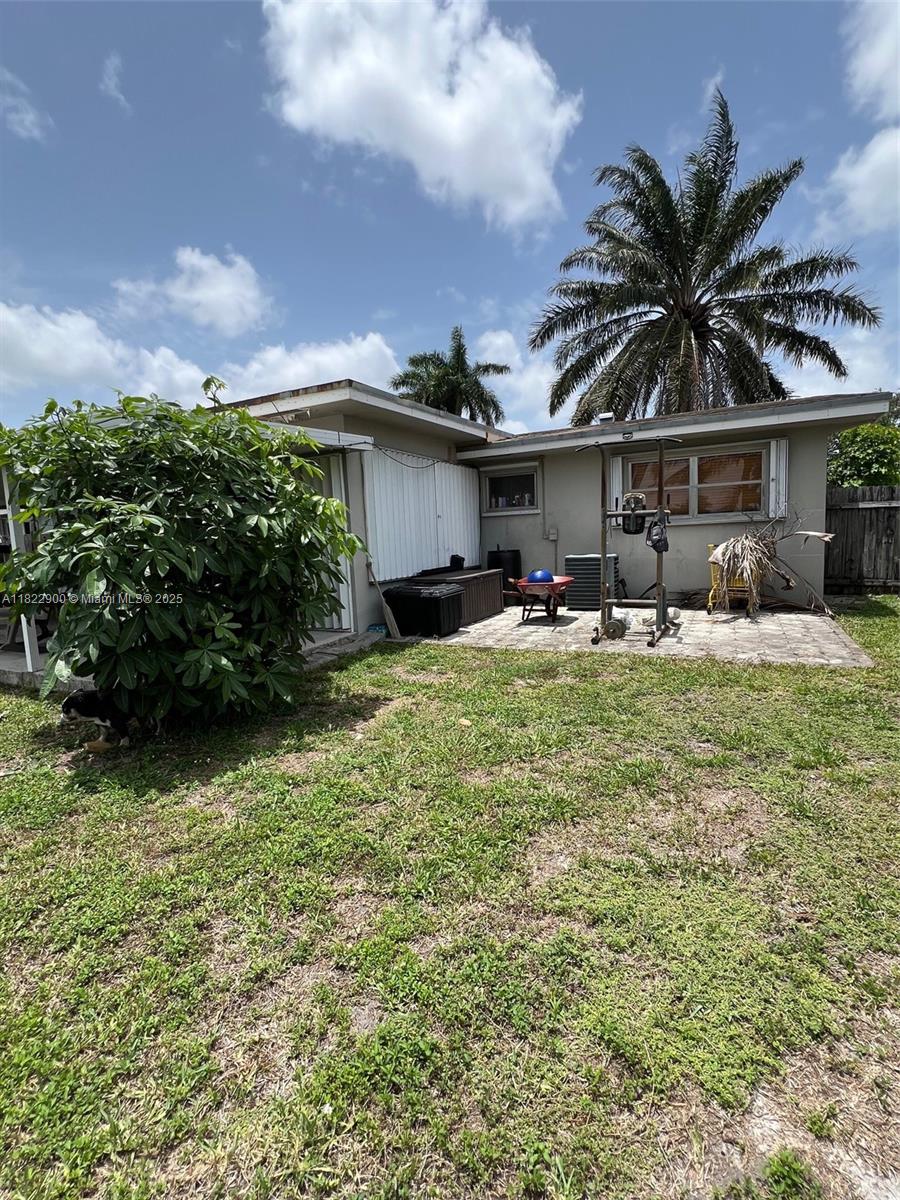 8230 NW 15th St