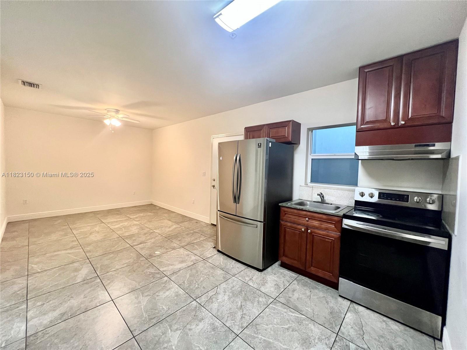 1830 NW 1st St # 8
