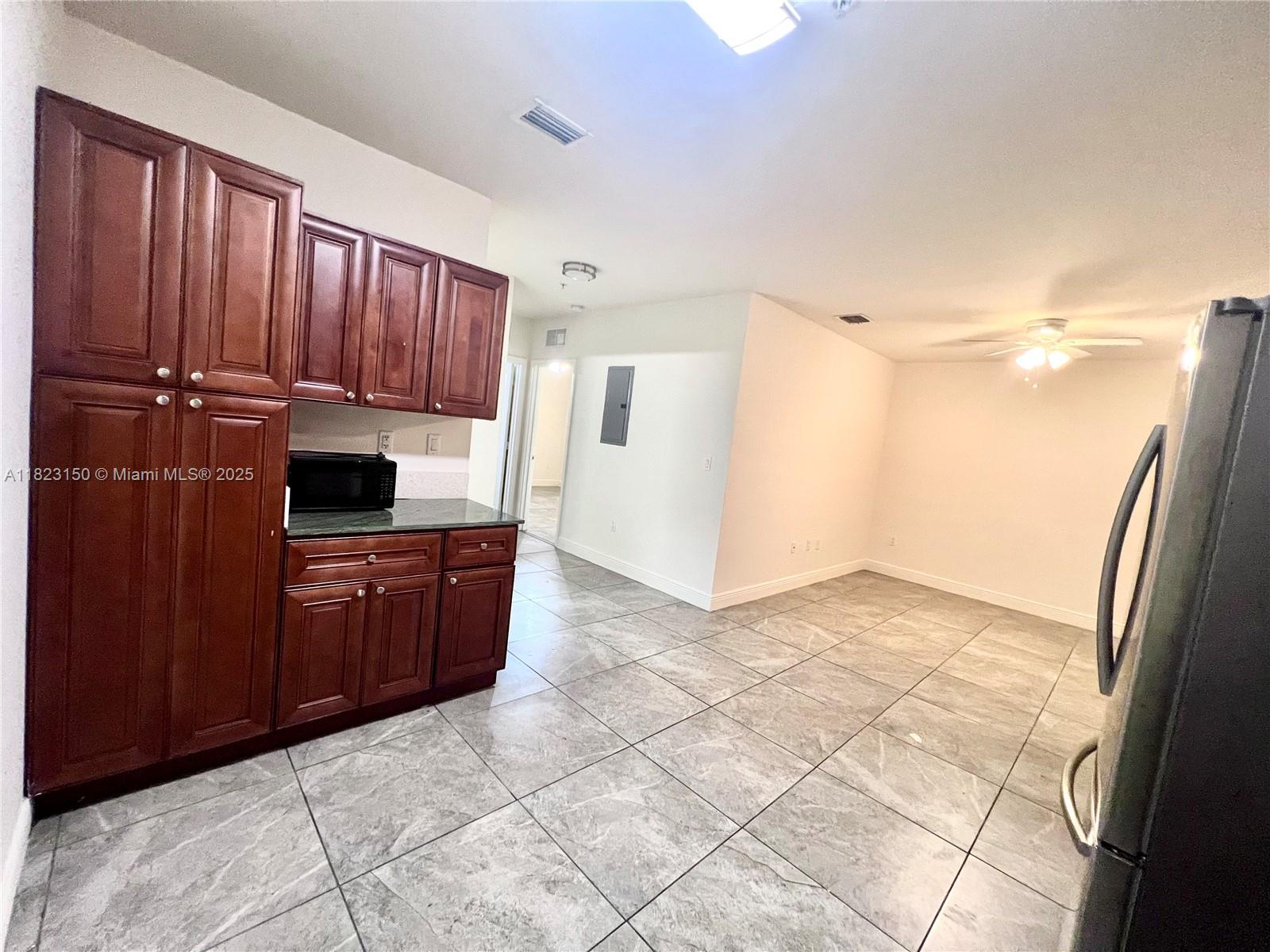 1830 NW 1st St # 8