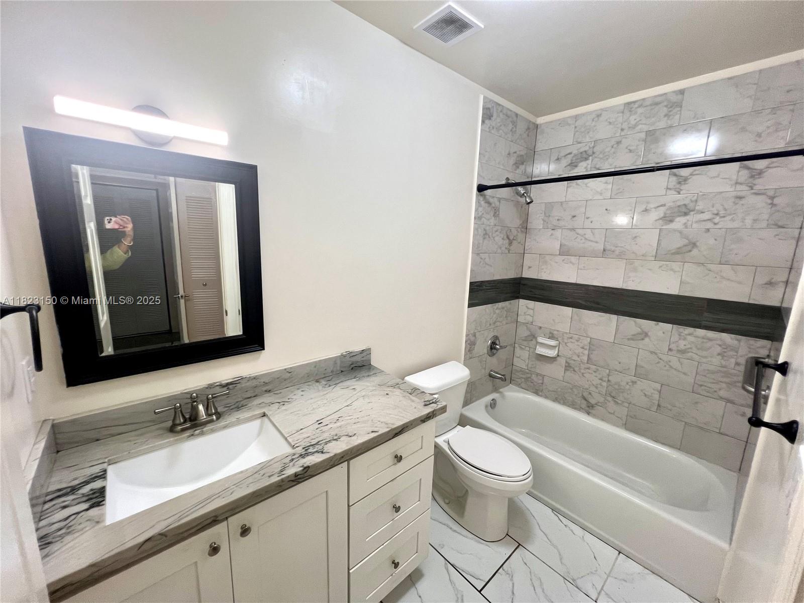 1830 NW 1st St # 8