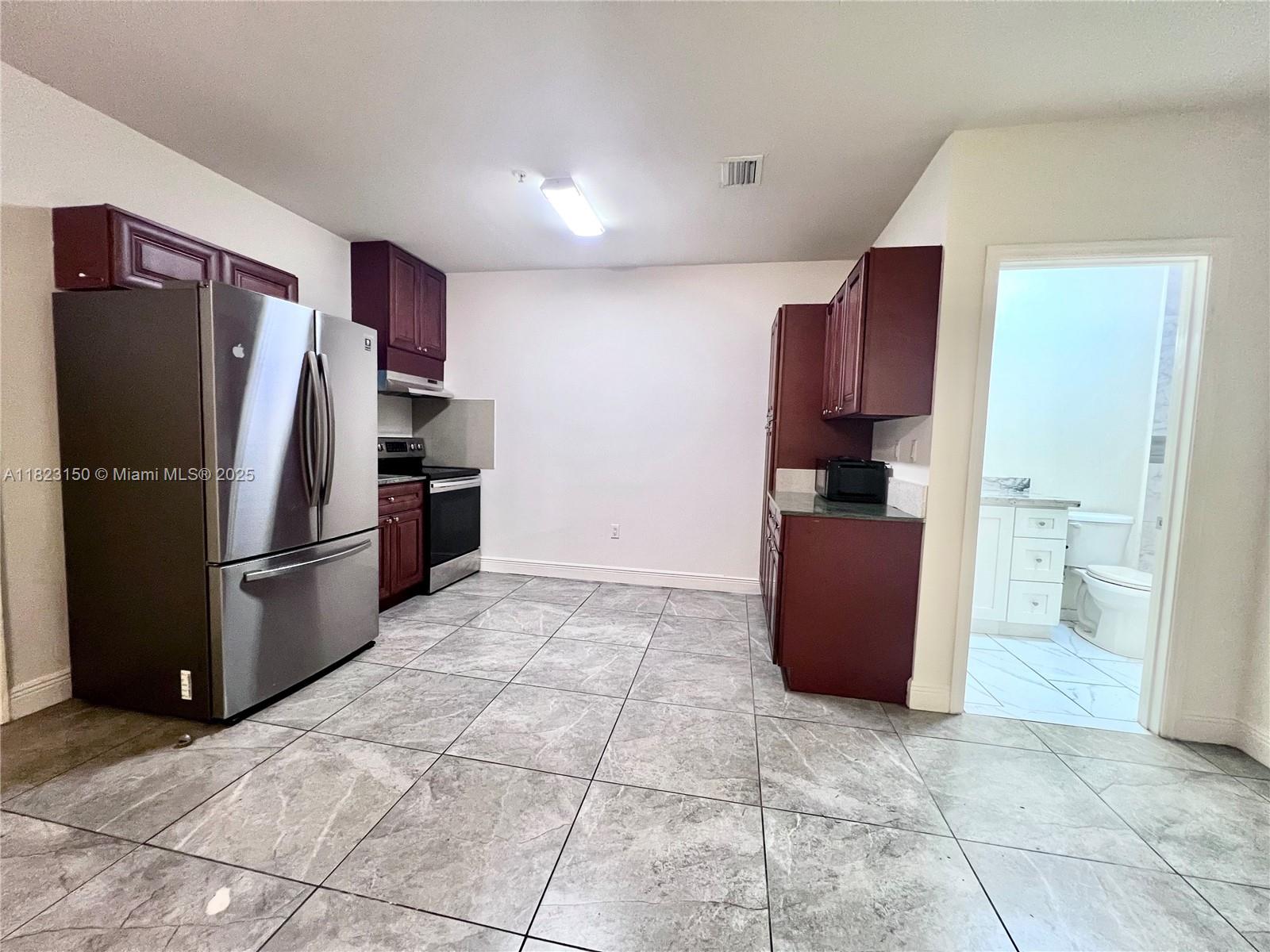 1830 NW 1st St # 8